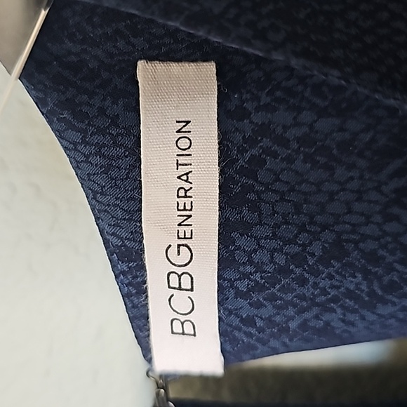 BCBGeneration Mobwife Shift snakeskin dress medium - Picture 3 of 8